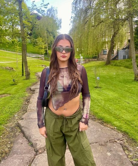 Sydney Etherington hd actress photo