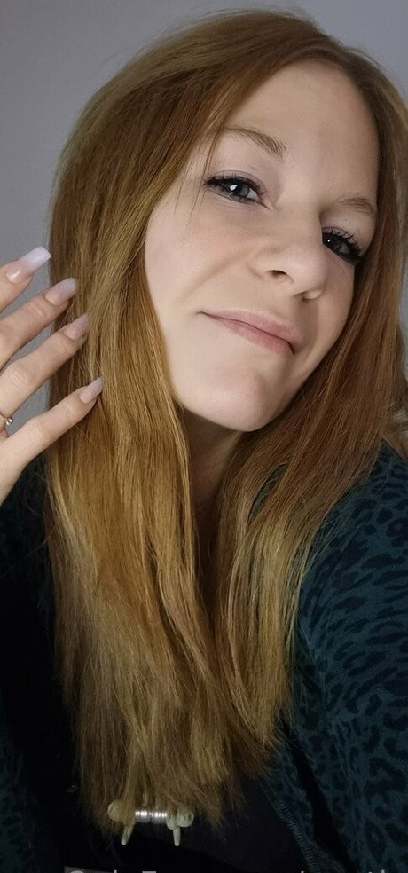 nantis pornographic model image