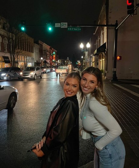 Abbey Wilson beautiful model img