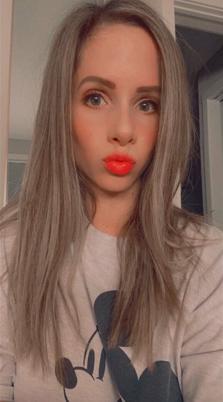 luxlovely111 adult star img