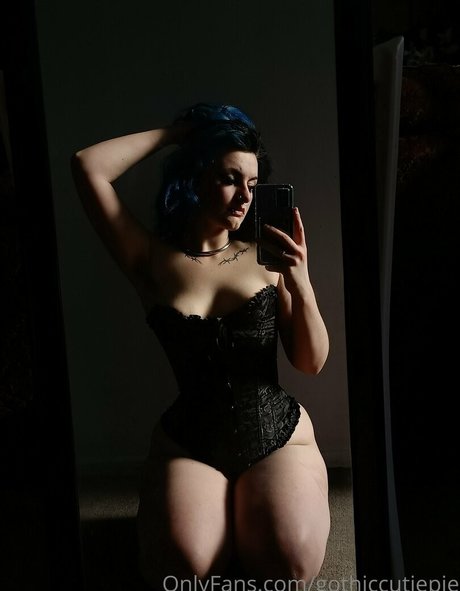 gothiccutiepie model exclusive image