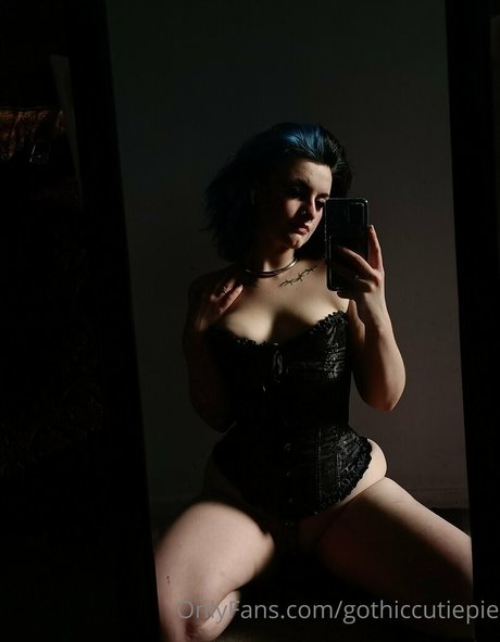 gothiccutiepie naked actress galleries