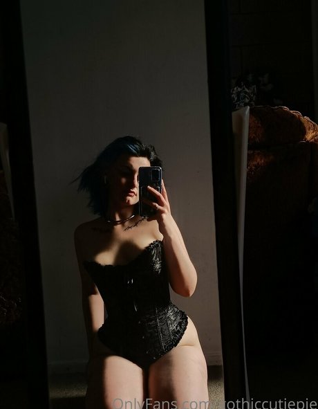 gothiccutiepie sexy model pictures