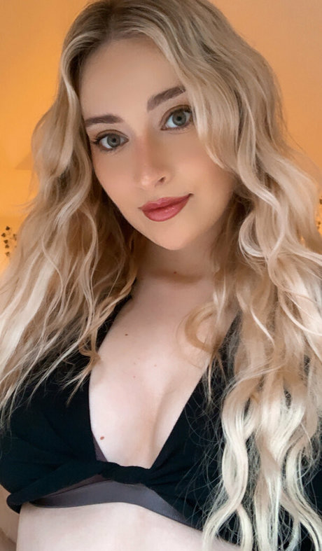 blissfulwhisperasmr naked actress photo