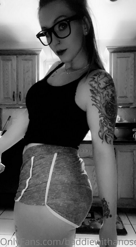 baddiewithanosering model nudes photos