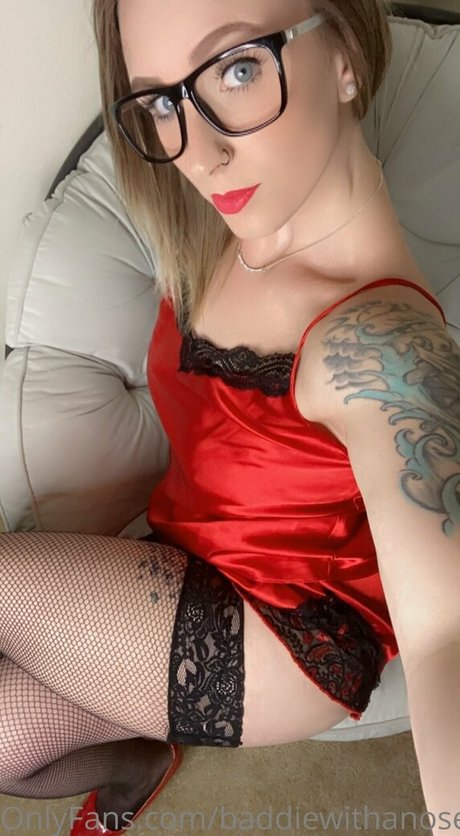 baddiewithanosering beautiful star image