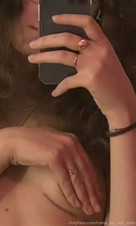 come lay with adile exclusive model image