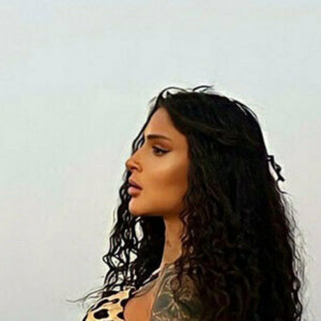 damlaozden erotic actress pictures