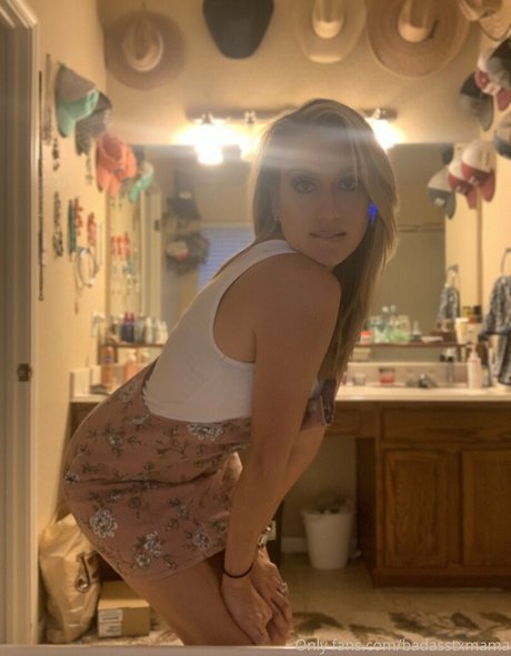 badasstxmama beautiful model picture