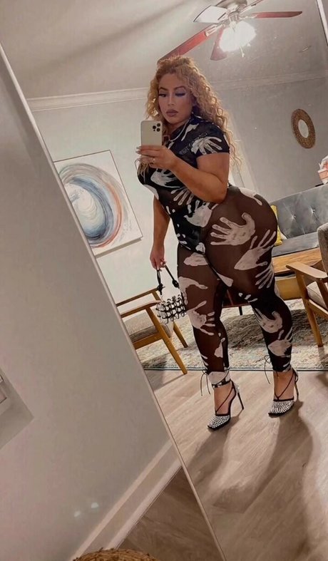 Amanda Garcia star art archive