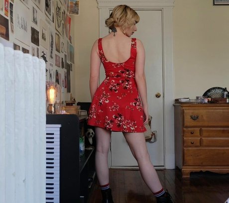 Casey Lee Williams star exclusive img