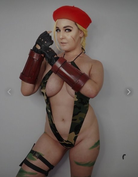 LisaLouWho model hot photos