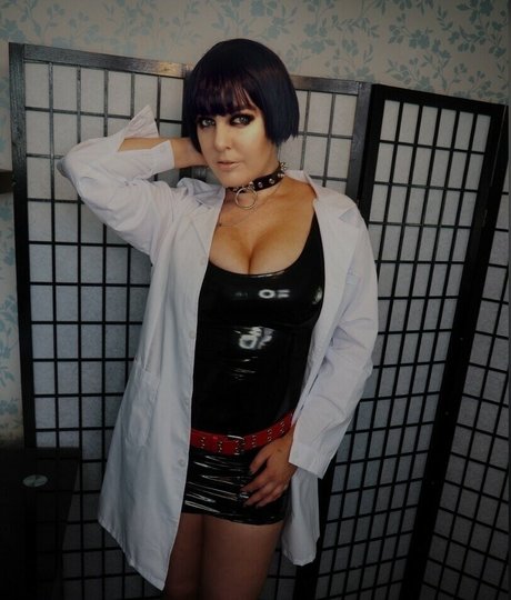 lesbian kissing onlyfans free sexy pics