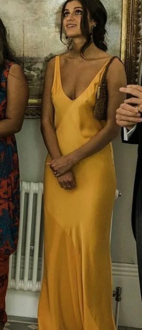 Anya Chalotra pornographic model galleries