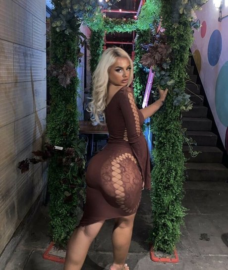 Shania Bethune pornographic star photo