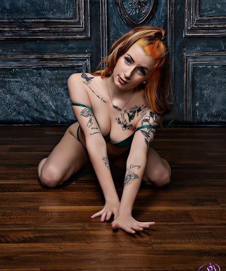 Minnietheentertainer hot pornstar image