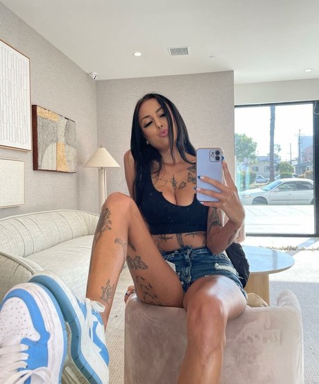 sugarttitts model porn img