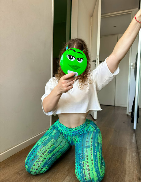 curvy milf onlyfans top images