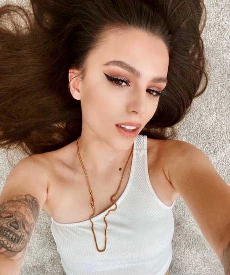 Cher Lloyd nude model photo