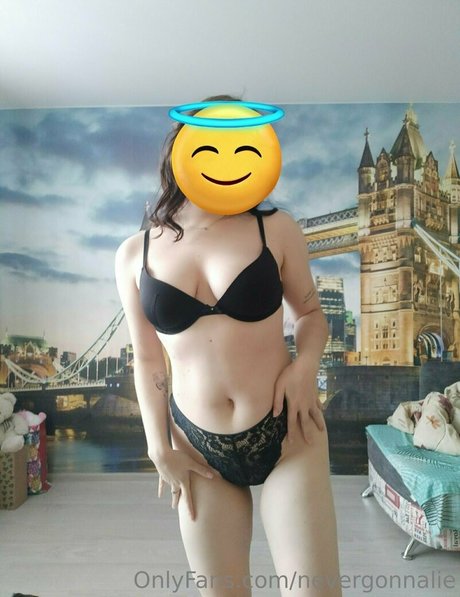 nevergonnalie star nude image
