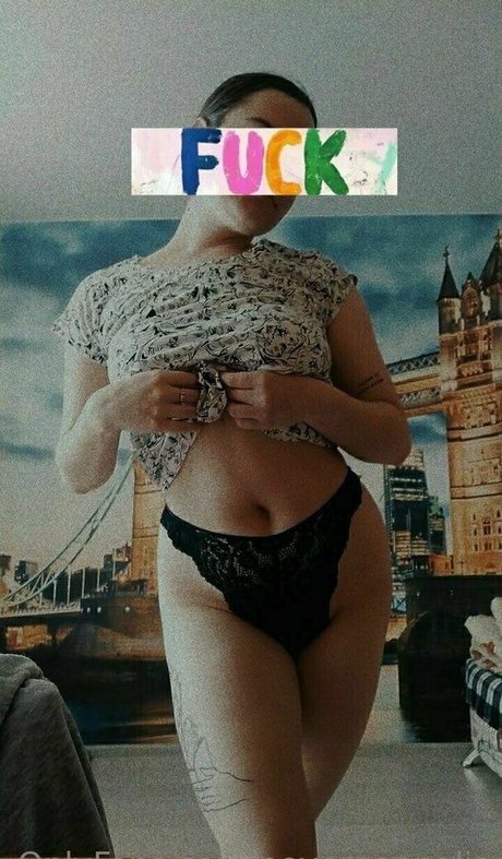 nevergonnalie nudes actress picture