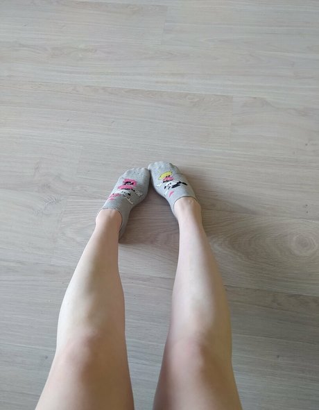 nevergonnalie hd model pic