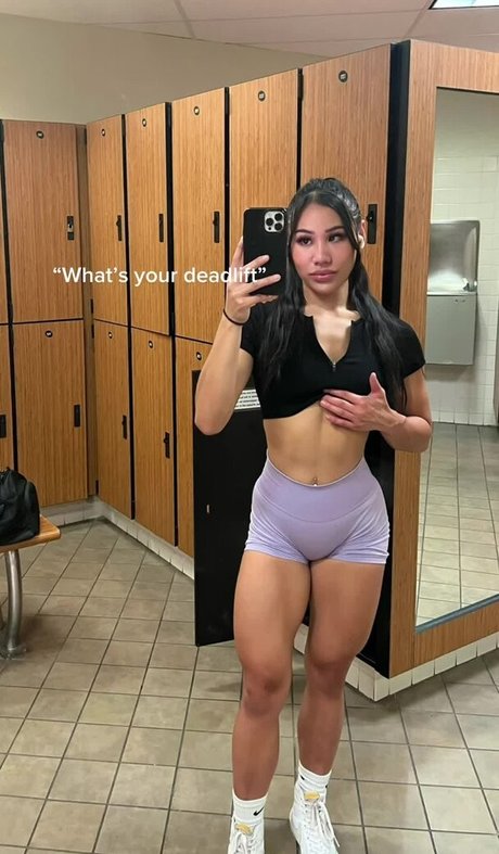 naomichanfit exclusive model img