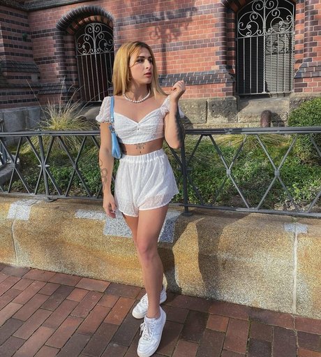 TheJuciyJosii high quality model galleries