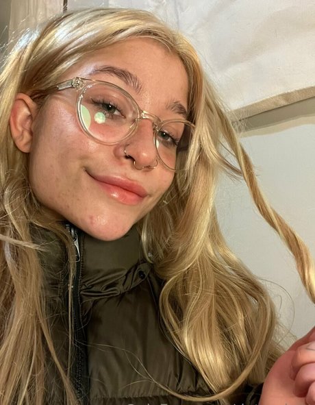 redhead slut onlyfans xxx photo