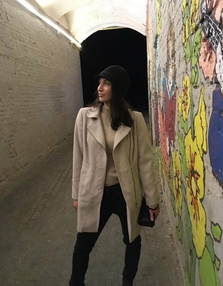 sasha simple top model pics