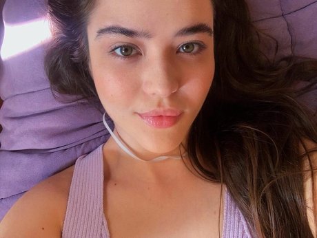 Bella Piero model perfect pics