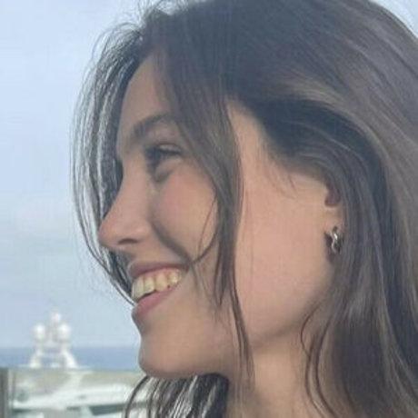 Madeline Argy hd model image