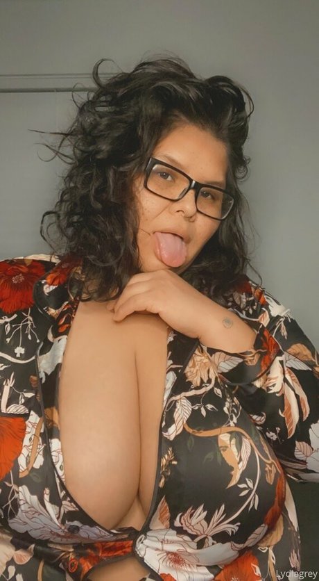 lydiagreyy star high quality images