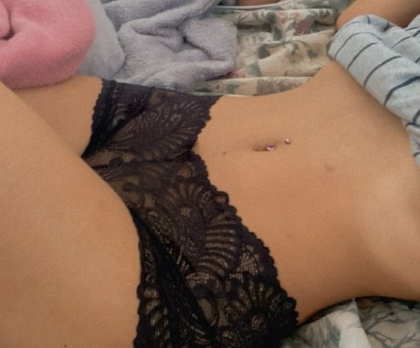 Anneee souzaaa top star image