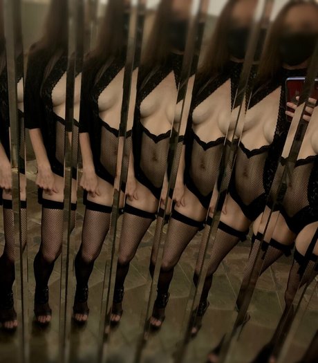 qiraanise top model images