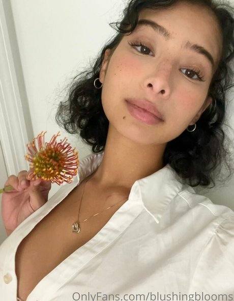 blushingblooms pornstar exclusive images