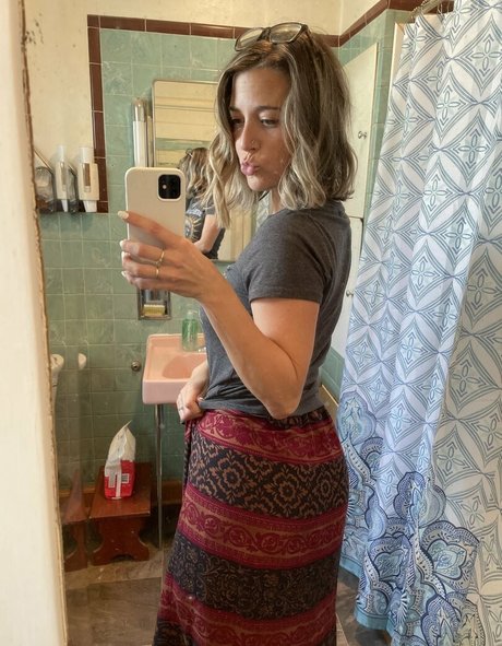 clever belle5 pornstar erotic image