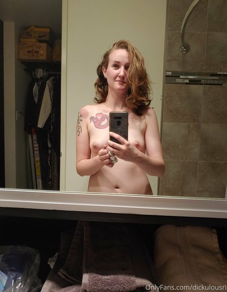 dickulousri model nice photo