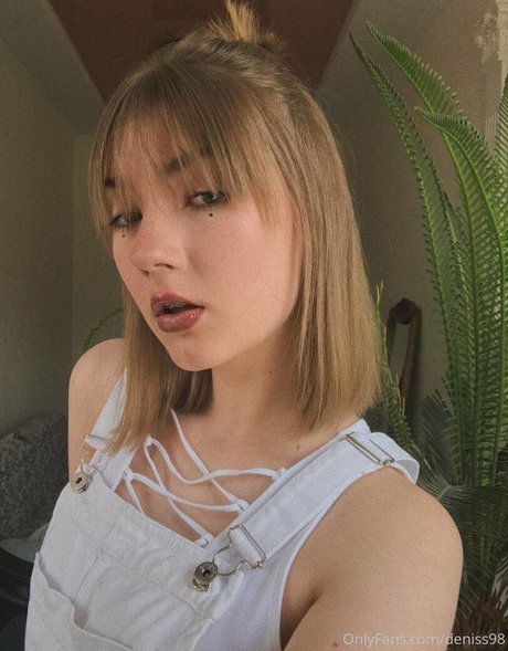 deniss98 pornstar erotic photos