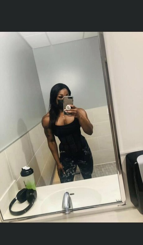 ebonymuscle beautiful actress pic