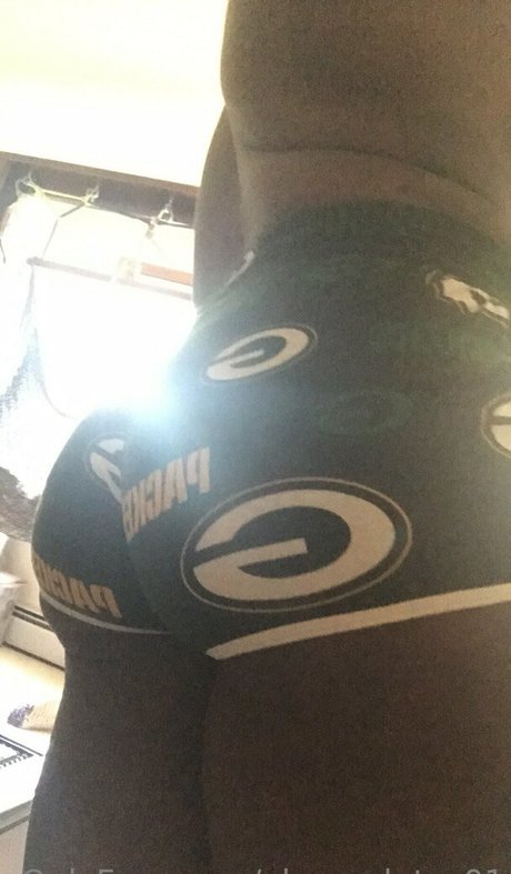 ebonyglutes01 beautiful model image