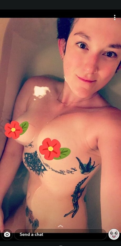 tattoedandsubmissive pornstar sexy photos