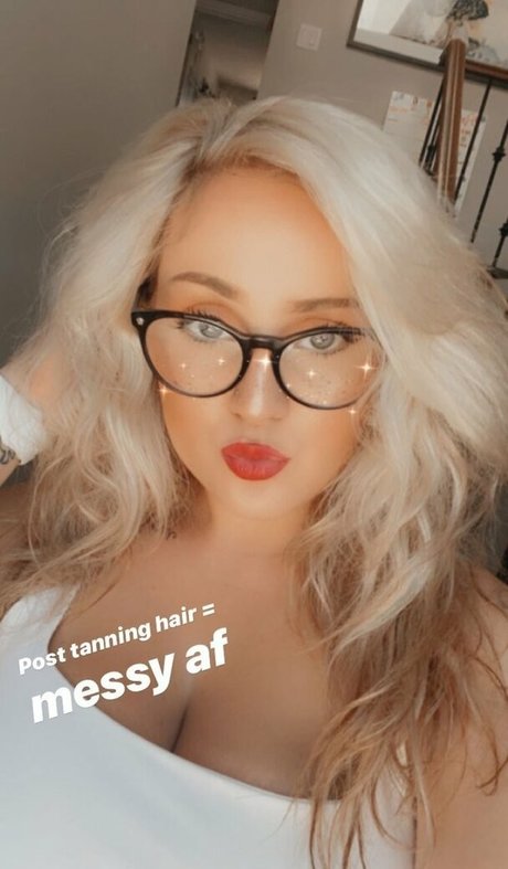 Lilly Alcorn pornographic model pics