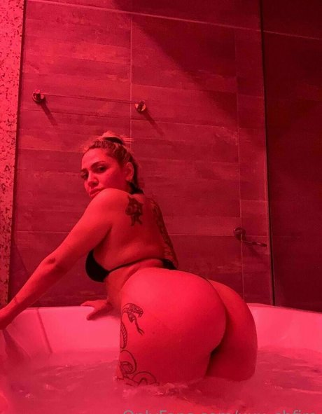 xxx shfire free model image