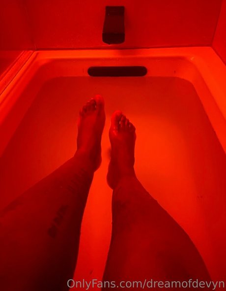 dreamofdevyn art actress pictures