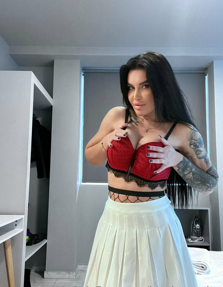 black monica model exclusive pic