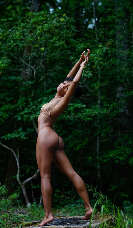 blackgoddess777 model best img