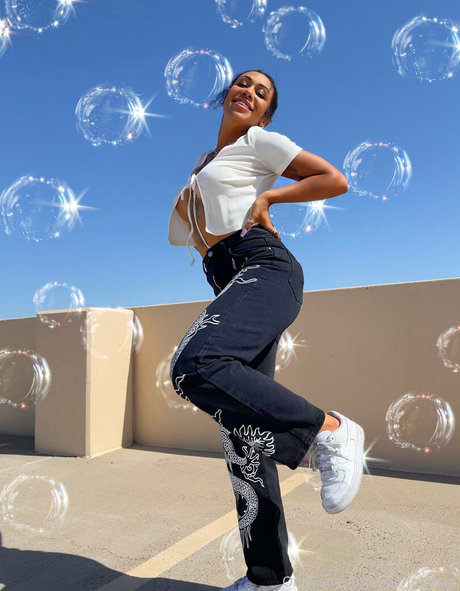 giant tits onlyfans sexy nude gallery