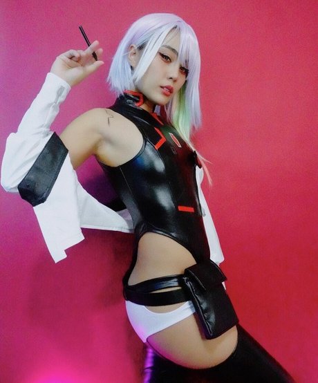 Mika Daime hd actress pics