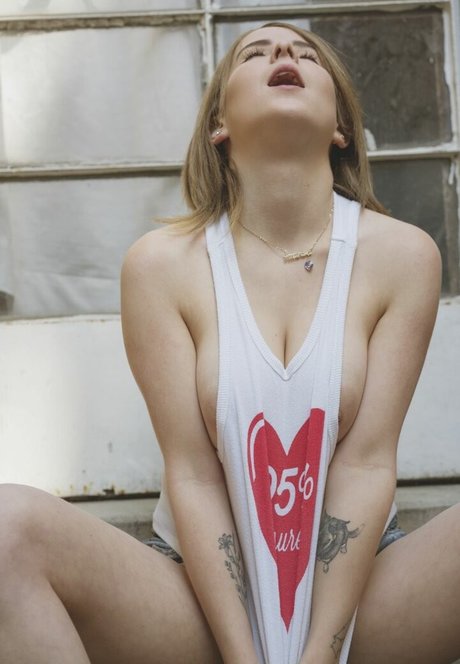 Aranza Cesarii model art images